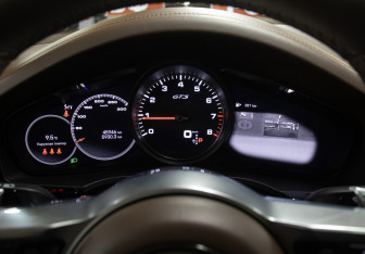 Подержанный автомобиль Porsche Cayenne 2021 года (13 фото)