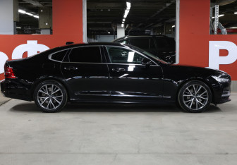 Подержанный автомобиль Volvo S90 2020 года (4 фото)