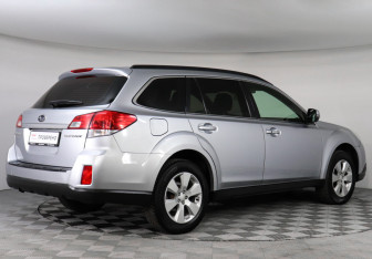 Подержанный автомобиль Subaru Outback Wagon 2011 года (3 фото)
