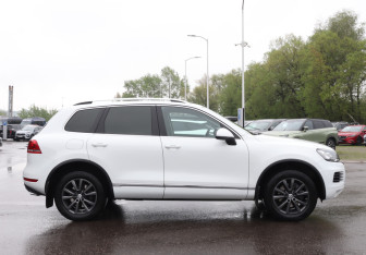 Подержанный автомобиль Volkswagen Touareg 2013 года (4 фото)
