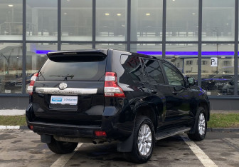 Подержанный автомобиль Toyota Land Cruiser Prado 2013 года (5 фото)