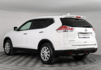 Подержанный автомобиль Nissan X-Trail 2018 года (7 фото)