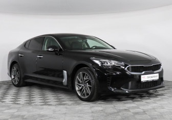 Подержанный автомобиль Kia Stinger 2022 года (3 фото)