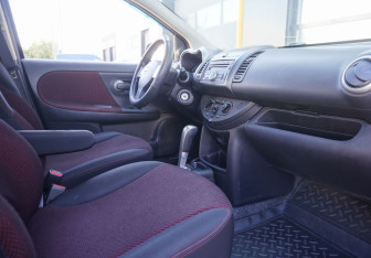 Подержанный автомобиль Nissan Note 2008 года (11 фото)