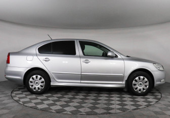 Подержанный автомобиль Skoda Octavia Liftback 2012 года (4 фото)