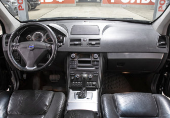 Подержанный автомобиль Volvo XC90 2014 года (13 фото)