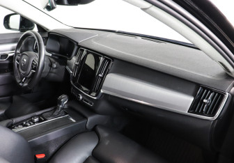 Подержанный автомобиль Volvo S90 2019 года (10 фото)