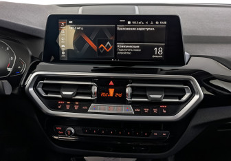 Подержанный автомобиль BMW X4 2021 года (17 фото)