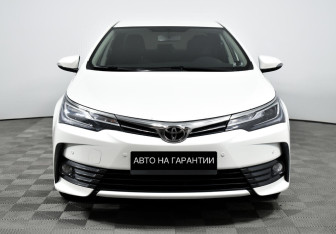 Подержанный автомобиль Toyota Corolla Sedan 2018 года (2 фото)