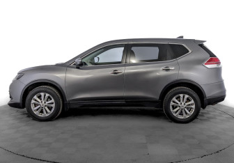 Подержанный автомобиль Nissan X-Trail 2018 года (8 фото)