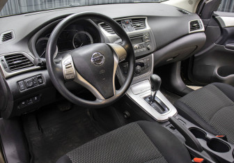 Подержанный автомобиль Nissan Sentra Sedan 2014 года (16 фото)