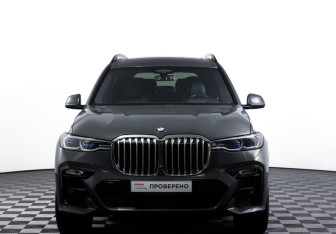 Подержанный автомобиль BMW X7 2021 года (2 фото)
