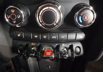 Подержанный автомобиль MINI Hatch 2020 года (19 фото)