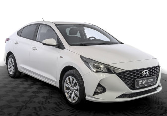 Подержанный автомобиль Hyundai Solaris Sedan 2021 года (3 фото)