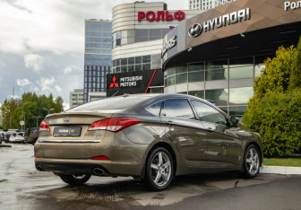 Подержанный автомобиль Hyundai i40 Sedan 2012 года (4 фото)