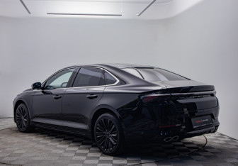 Подержанный автомобиль Geely Preface 2024 года (7 фото)