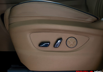 Подержанный автомобиль Voyah Dream 2023 года (21 фото)