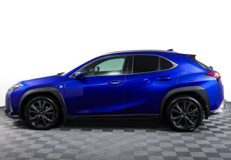 Подержанный автомобиль Lexus UX 2019 года (8 фото)