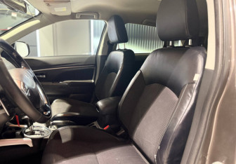 Подержанный автомобиль Peugeot 4008 2012 года (10 фото)