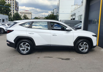 Подержанный автомобиль Hyundai Tucson 2021 года (4 фото)