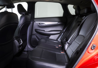Подержанный автомобиль Infiniti QX50 2018 года (11 фото)