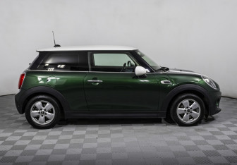 Подержанный автомобиль MINI Hatch 2018 года (4 фото)