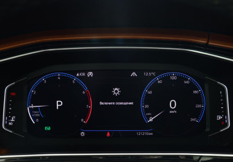 Подержанный автомобиль Volkswagen T-Cross 2019 года (11 фото)