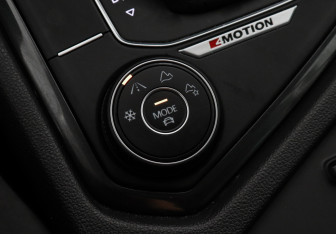 Подержанный автомобиль Volkswagen Tiguan 2019 года (14 фото)