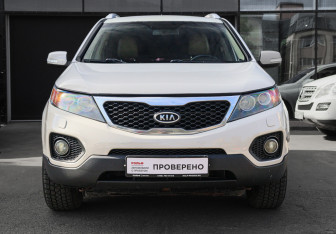Подержанный автомобиль Kia Sorento 2011 года (2 фото)