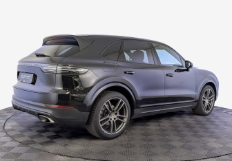 Подержанный автомобиль Porsche Cayenne 2018 года (5 фото)