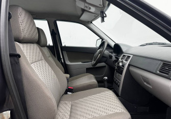 Подержанный автомобиль LADA (ВАЗ) Priora Wagon 2013 года (10 фото)
