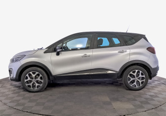 Подержанный автомобиль Renault Kaptur 2017 года (8 фото)