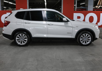 Подержанный автомобиль BMW X3 2014 года (4 фото)
