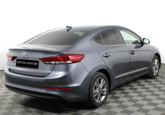 Подержанный автомобиль Hyundai Elantra Sedan 2018 года (3 фото)