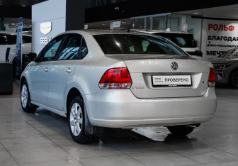 Подержанный автомобиль Volkswagen Polo Sedan 2013 года (6 фото)