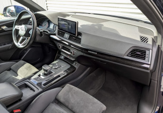 Подержанный автомобиль Audi Q5 2018 года (11 фото)