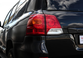 Подержанный автомобиль Toyota Land Cruiser Suv 2013 года (20 фото)