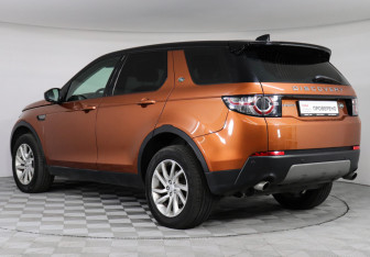 Подержанный автомобиль Land Rover Discovery Sport 2018 года (7 фото)