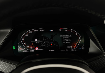 Подержанный автомобиль BMW X6 2019 года (13 фото)