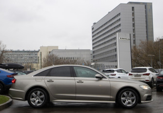 Подержанный автомобиль Audi A6 Sedan 2017 года (3 фото)