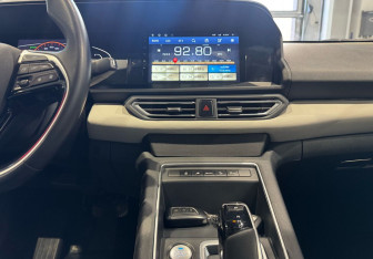 Подержанный автомобиль Evolute i-PRO 2022 года (15 фото)