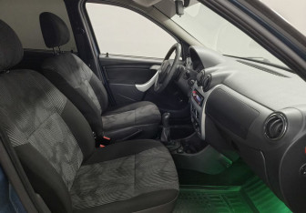 Подержанный автомобиль Renault Logan Sedan 2014 года (10 фото)