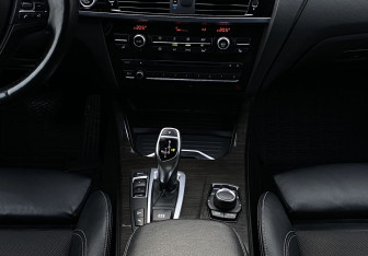 Подержанный автомобиль BMW X3 2014 года (14 фото)