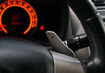 Подержанный автомобиль Toyota Auris Hatchback 2008 года (19 фото)