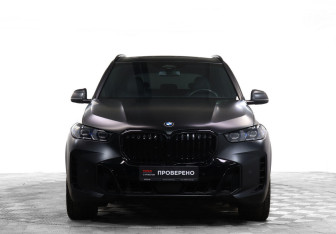 Подержанный автомобиль BMW X5 2023 года (3 фото)