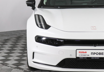 Подержанный автомобиль Zeekr 001 2023 года (13 фото)