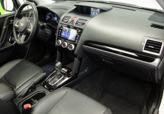 Подержанный автомобиль Subaru Forester Suv 2017 года (31 фото)