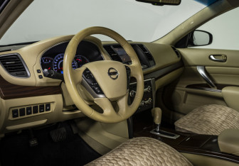 Подержанный автомобиль Nissan Teana 2011 года (9 фото)