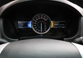 Подержанный автомобиль Ford Explorer 2014 года (13 фото)