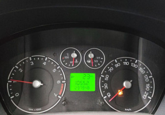 Подержанный автомобиль Ford Fusion 2008 года (15 фото)